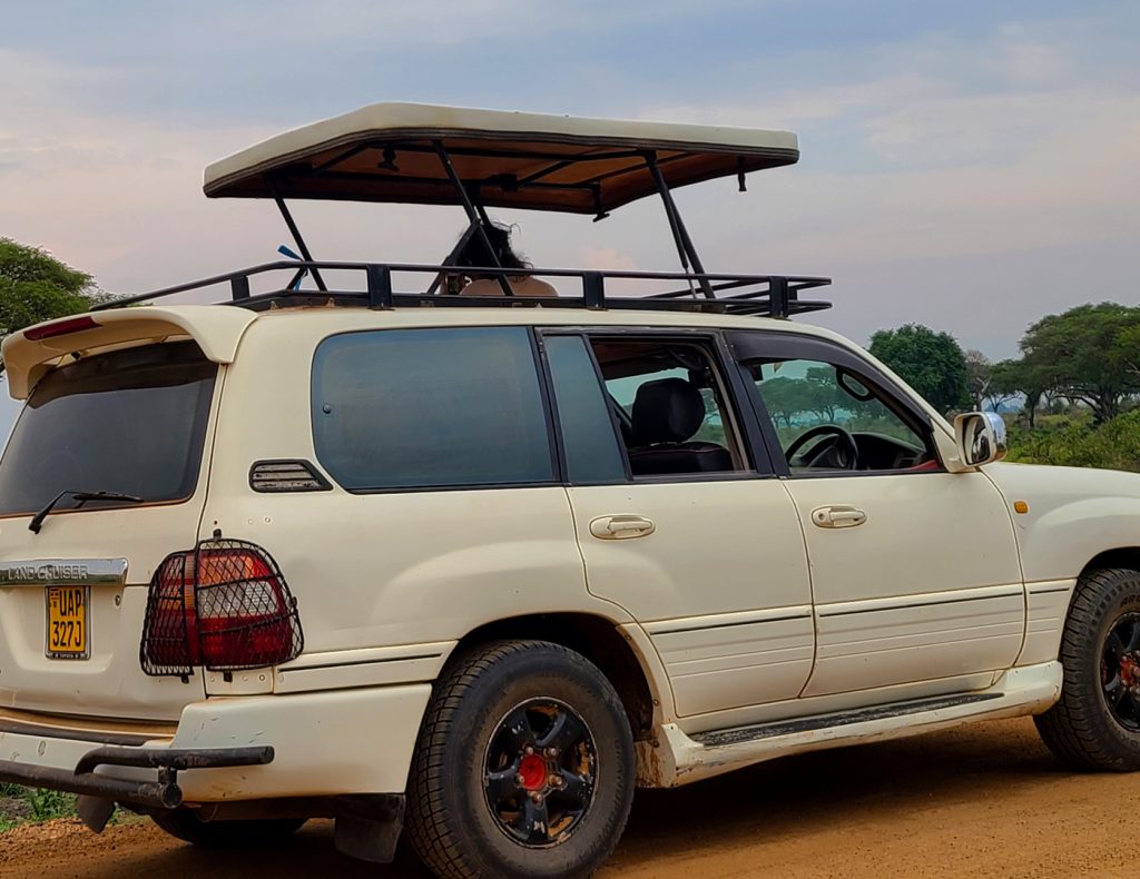 4x4-car-hire-entebbe-Landcruiser-V8.